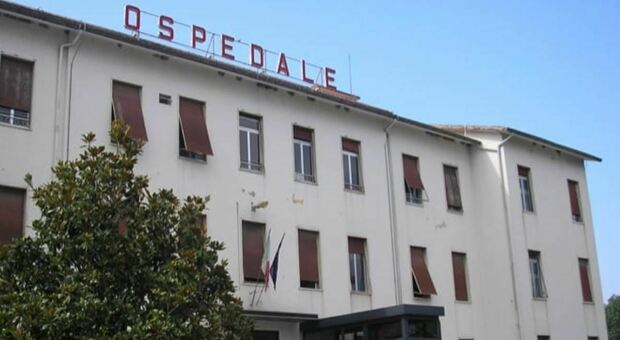 Focolaio all’ospedale di Chiaravalle, contagiati pazienti e operatori: positivi 10 anziani su 19