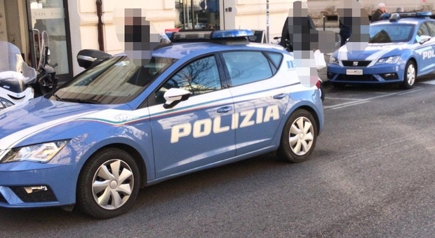 Ancona, il pusher pedinato fino al covo segreto: arrestato con 10mila euro di cocaina