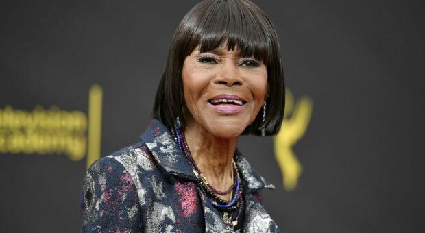Cicely Tyson è morta: fu la prima attrice di colore a ricevere un Oscar alla carriera, aveva 96 anni
