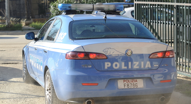 Torino, ruba ai vicini e precipita dal balcone: morto un trentenne