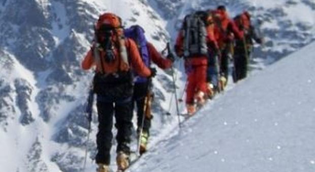 Alpi, cinque alpinisti muoiono nella valle di Chamonix, sulle Bernesi e sul monte Rosa