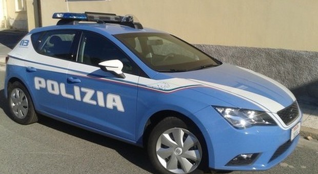 Roma, farmacista sequestrato dai rapinatori in casa: la banda fuggita con 8 mila euro