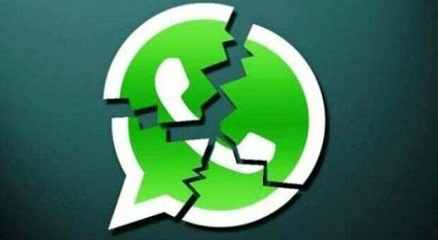 WhatsApp e Instagram down: utenti nel panico: ferme per quasi un'ora
