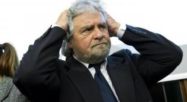 Grillo a Roma gela la Raggi: «Muraro? Problema suo»
