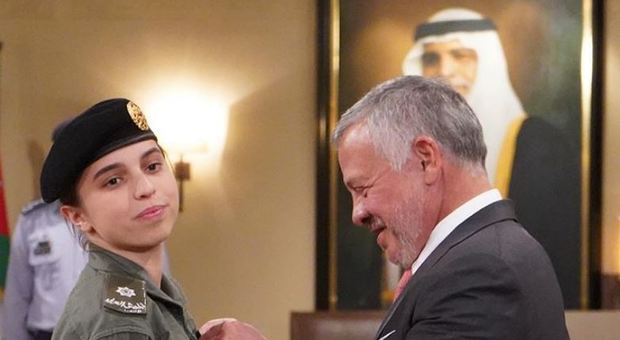 La principessa Salma bint Abdullah è la prima donna pilota in Giordania