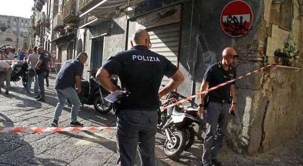 Napoli, agguato in officina. Ucciso meccanico 21enne incensurato |Foto e Video