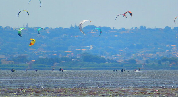 Incidente con il kitesurf: turista muore nelle acque dello Stagnone di Marsala