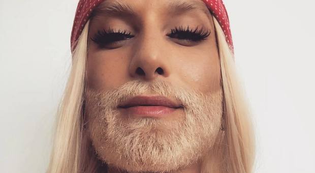 Che barba, Conchita Wurst ha cambiato look: bionda in onore di Hulk Hogan
