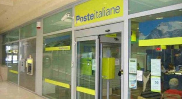 Frosinone, sottrae 600 mila euro ai risparmiatori: arrestata impiegata infedele delle Poste