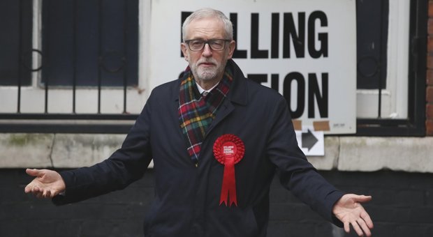 Elezioni Regno Unito, tracollo Labour: ai minimi dal 1935, processo a Corbyn