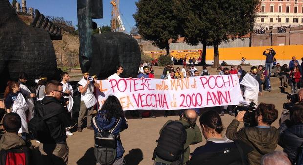 Referendum, in piazza "No" a Roma: manfiestazione al Colosseo