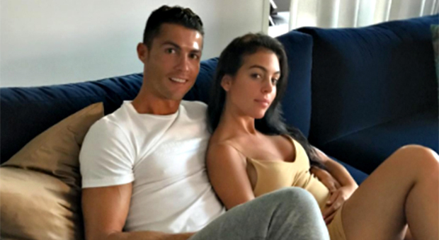 Cristiano Ronaldo di nuovo papà, aspetta due gemelli dalla fidanzata Georgina
