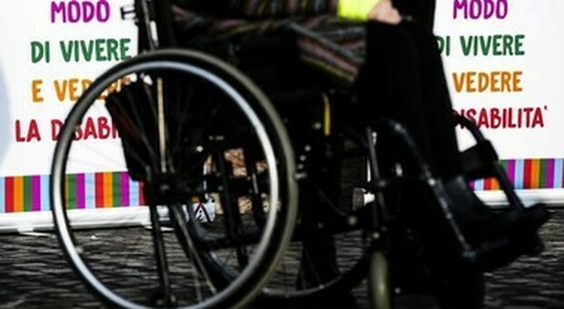 Inps, disabile con lavoretto non percepirà più la pensione. Sindacati e associazioni protestano: «Atto grave»