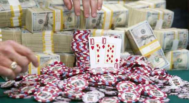 Las Vegas, vince dieci milioni di dollari al poker in una notte