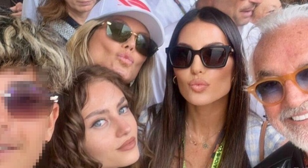 Flavio Briatore Riunisce Tutte Le Ex Al Gp Di Montecarlo: Il Selfie Con ...