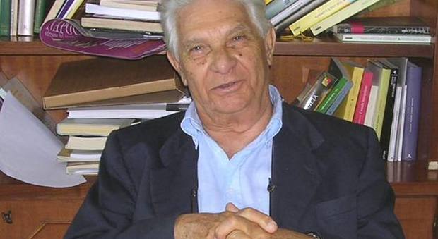 Addio a Ermanno Rea: il giornalista e scrittore aveva 89 anni. L'annuncio di David Sassoli