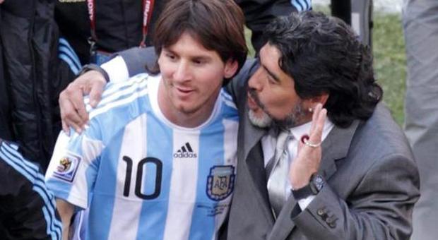 Napoli-Barcellona, Maradona c'è: «Forza azzurri, facciamo la storia»