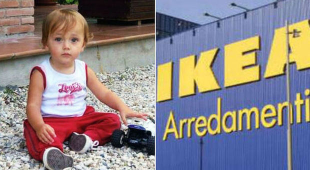 Ikea, è morto il bimbo soffocato mentre mangiava un hot dog