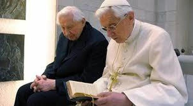 Vaticano, Monsignor Gaenwein smentisce chi dice che Ratzinger abbia commentato il dossier Viganò
