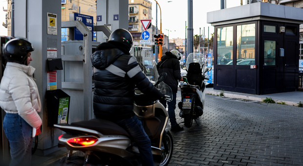 Benzina, i dieci distributori più convenienti a Napoli dopo il taglio alle accise