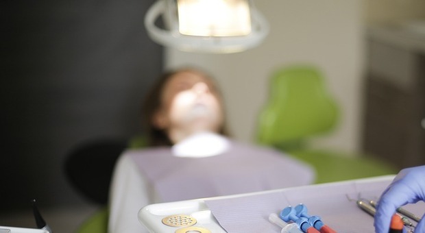 Dentista gratis per ragazzi in difficoltà economiche: l'iniziativa della Regione