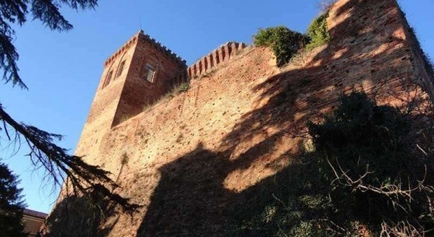 Piemonte, «Vendesi castello con fantasma e tesoro»; l'annuncio è da brividi