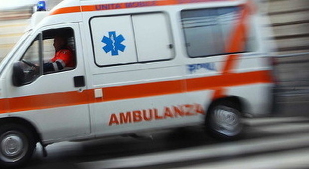 Scontro frontale tra auto e camion: 4 morti in Puglia