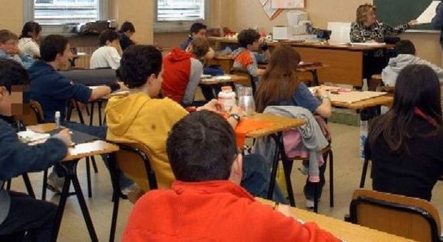 Non mandano i figli a scuola: i carabinieri denunciano 165 genitori