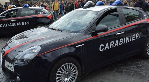 Roma, nascondono un arsenale in casa: arrestati due fratelli