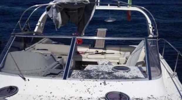 Bombola di gas esplode in barca: pioggia di schegge, ferito bambino di nove anni