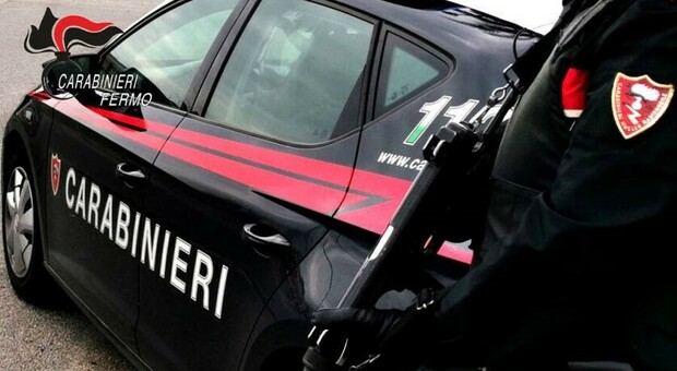 Fermo, tre denunce per simulazioni di reato: i carabinieri scoprono la truffa grazie ai testimoni