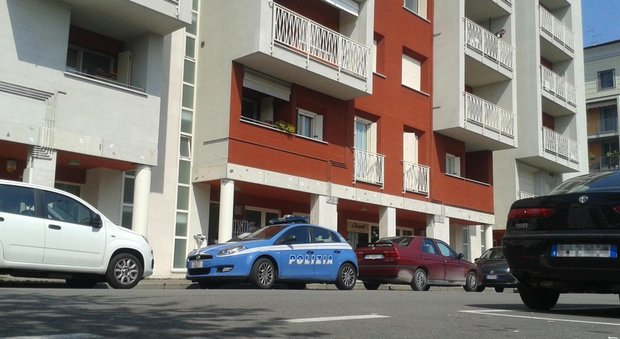 Lodi, prostituta massacrata in casa. Confessa un italiano di 42 anni: «L'ho uccisa per venti euro»