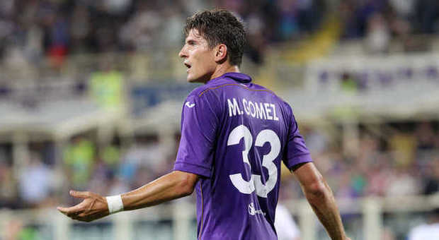 Fiorentina, Mario Gomez fuori tre settimane «Lesione ai flessori della coscia destra»