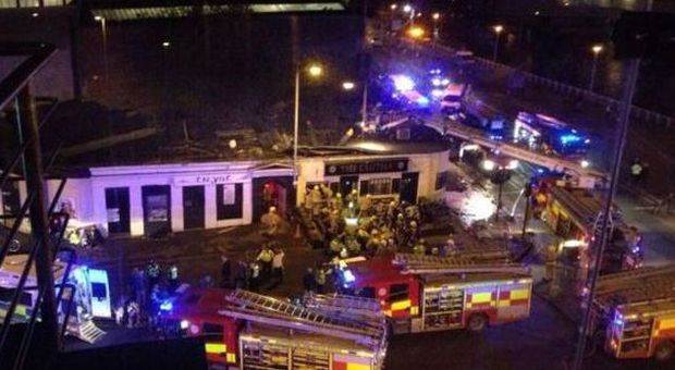 Glasgow, elicottero della polizia precipita sul pub "The Clutha"