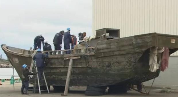 Trovate 8 persone morte in una barca: sono rimasti solo gli scheletri