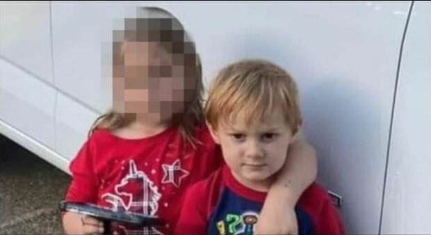 Usa, orrore in Arkansas: bimbo di 6 anni trovato morto sepolto sotto al pavimento di casa, sopravvissuta la sorellina