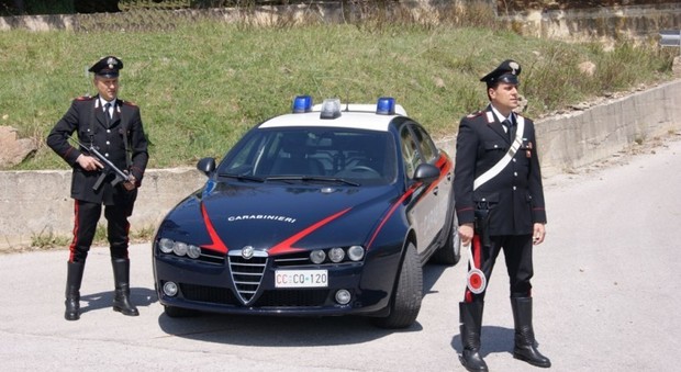 Napoli, scassinano slot machine arrestati dai carabinieri in autostrada