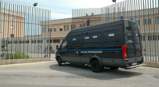 Ancona, il papà violento resta chiuso in carcere: già in passato il figlio 11enne aveva lanciato l’sos per difendere la mamma