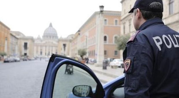 Roma, turista giapponese derubato a San Pietro: 3 arresti