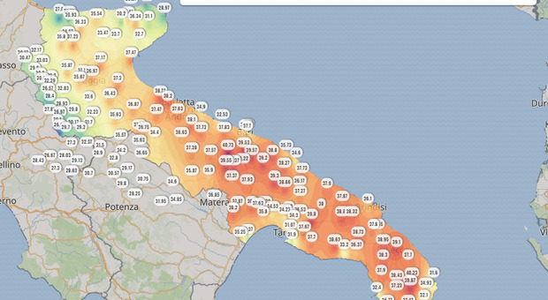 Puglia, il caldo non dà tregua: «Ecco le località da bollino rosso». Ancora incendi: malore di due vigili del fuoco, corsa in ospedale