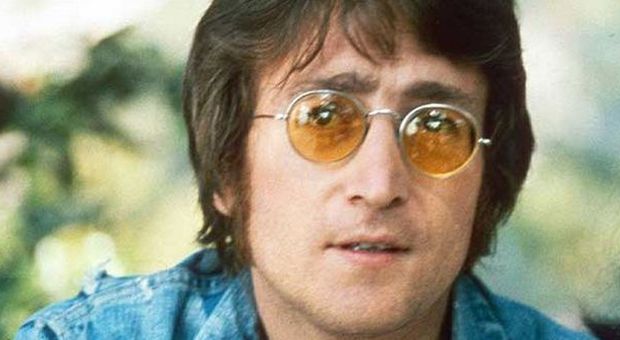 New York, il killer di John Lennon si pente, ma resta in carcere. Aveva una lista di vip da uccidere