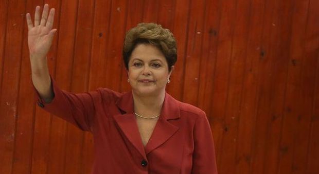 Brasile, Dilma Rousseff rieletta presidente: beffa Neves per pochi voti
