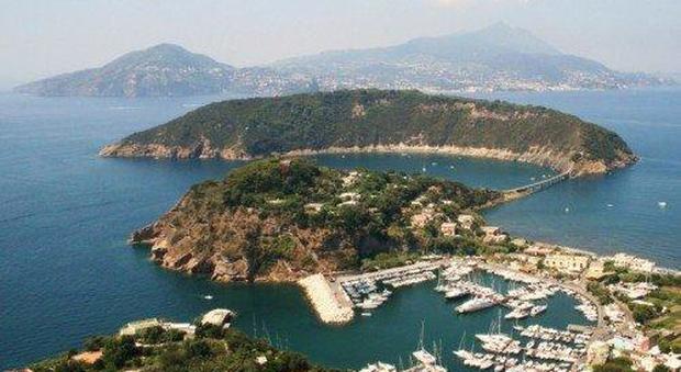 Napoli, giovani e ambiente: in 4mila abbracceranno isolotto di Vivara