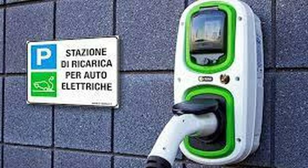 A Bari parcheggio intelligente solo per le auto elettriche