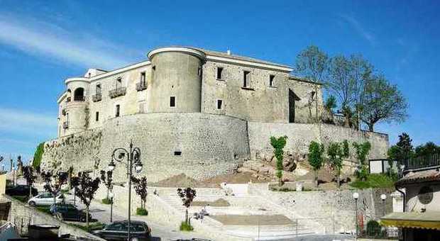 Avellino, il castello di Gesualdo riapre dopo 400 anni: ospite d’onore la nipote di Stravinski