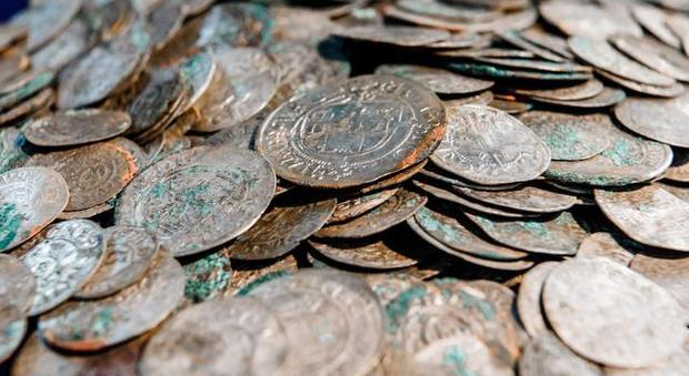 Moneta del 1776 comprata al mercatino per 50 centesimi: vale quasi 100.000 dollari