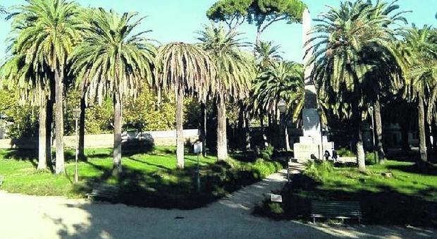 Villa Torlonia, cade nella buca: multata per aver calpestato l'aiuola