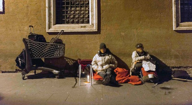 Roma, clochard morto di freddo: è il secondo in 2 giorni. Croce Rossa: «Emergenza in città»