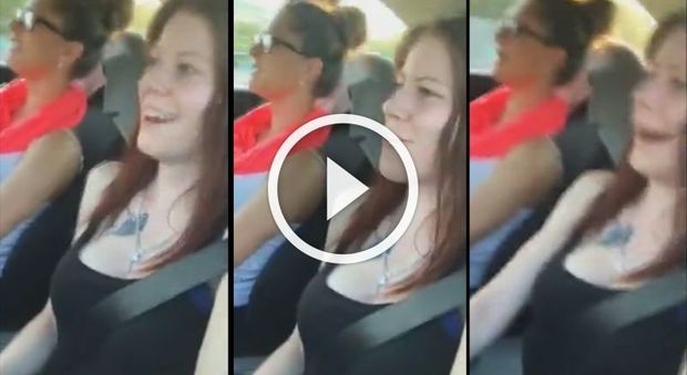 Un'altra morte in diretta Facebook, due ragazze della Repubblica cena si schiantano durante un live Video