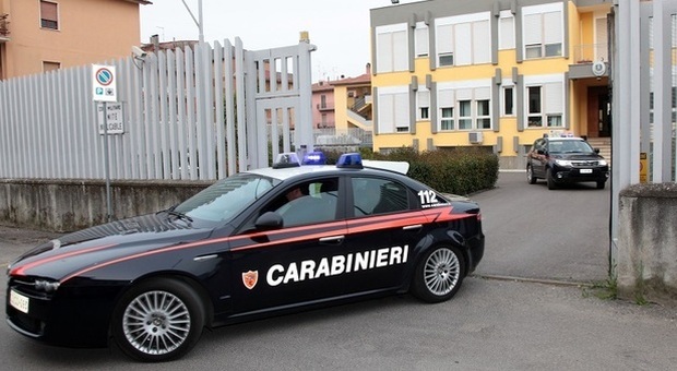 Valentano: va in escandescenza in un bar e minaccia i carabinieri, arrestato